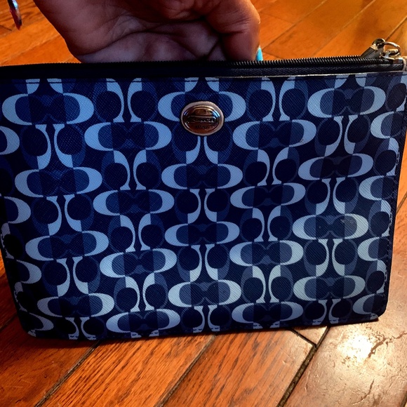 Coach Handbags - Coach IPAD mini case